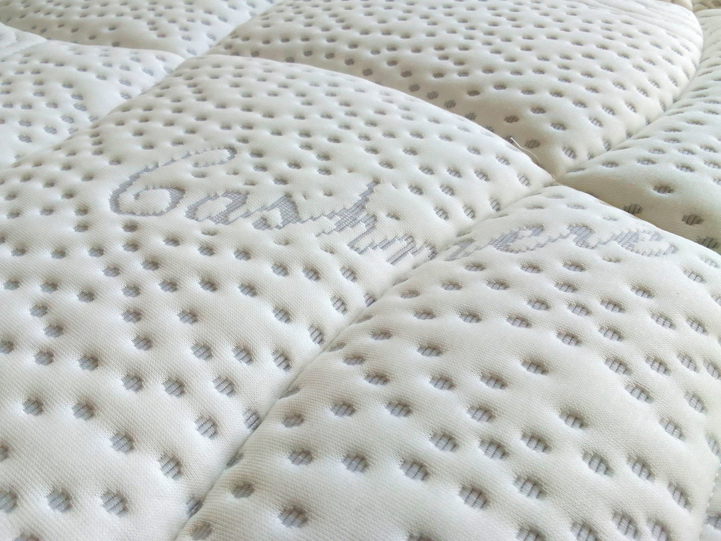 Semi-firm mattress with pocket springs and memory foam, 28 cm high, summer and winter sides - SATURNO