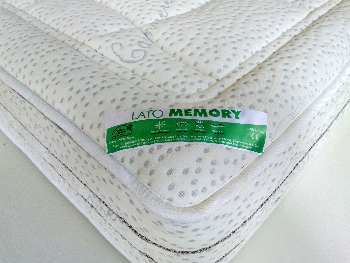 Semi-firm mattress with pocket springs and memory foam, 28 cm high, summer and winter sides - SATURNO