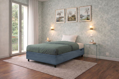 Letto Scrigno Blu ambientato